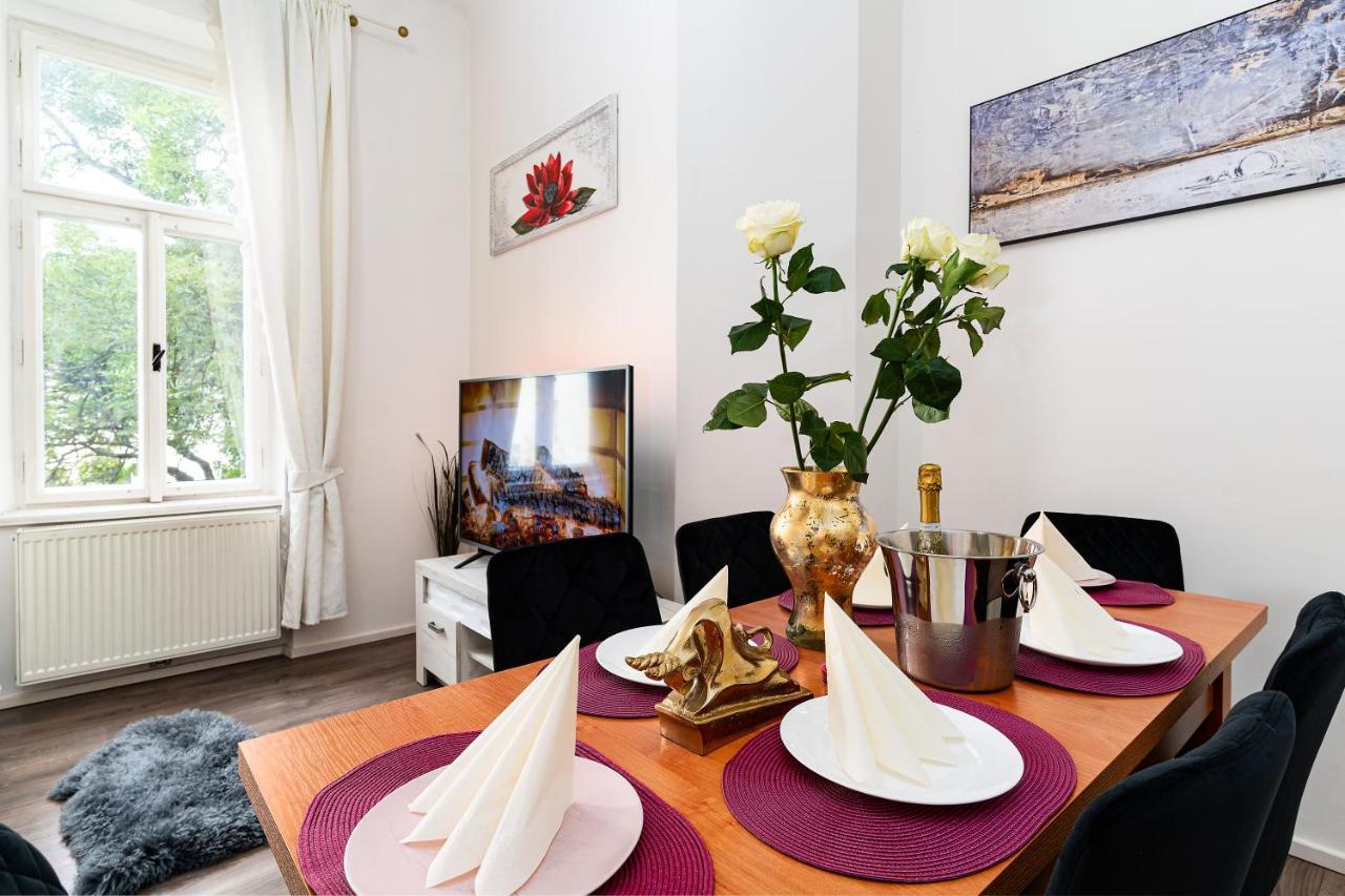Emperors Elegance Suite Praga Esterno foto